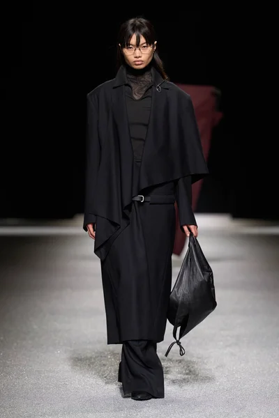 Look 25